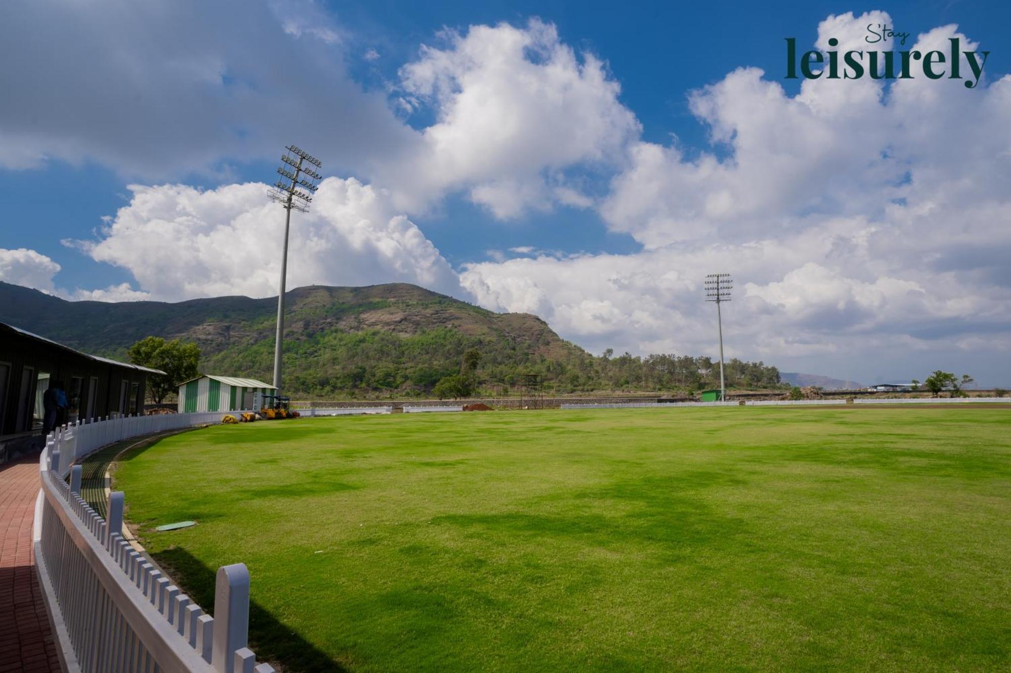 Stay Leisurely - Pavilion By The Hills, Lonavala - Stadium View Rooms Exterior photo
